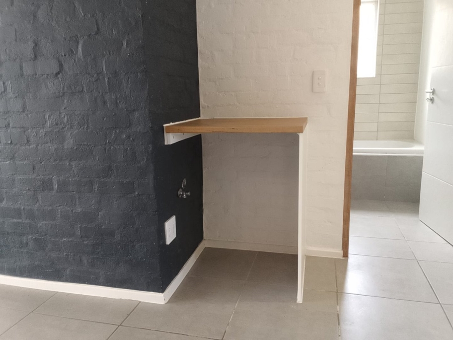 To Let 3 Bedroom Property for Rent in Pacaltsdorp Western Cape